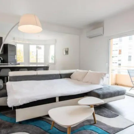 Apartment Le Madrid Avec Balcon Proche Croisette, Plages Et Palais Des Festivals